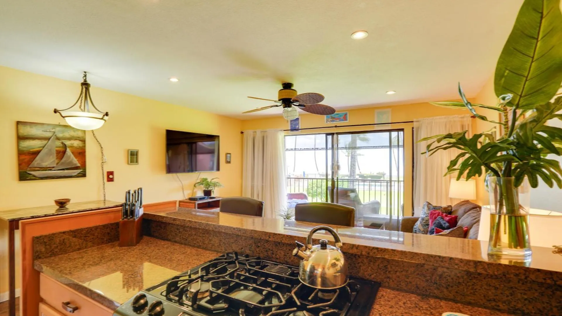 Breezy Kaunakakai Retreat With Community Pool! 0*,
