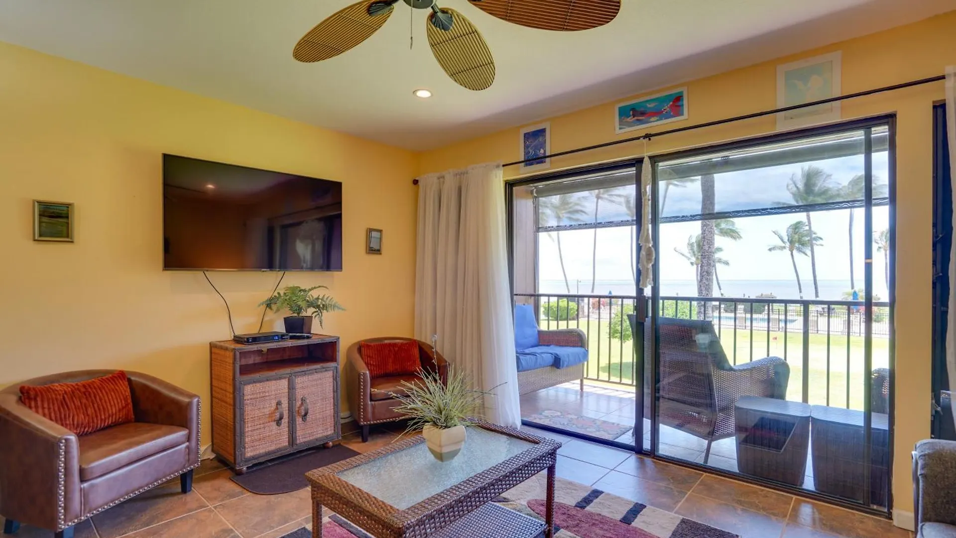 Breezy Kaunakakai Retreat With Community Pool! Apartment