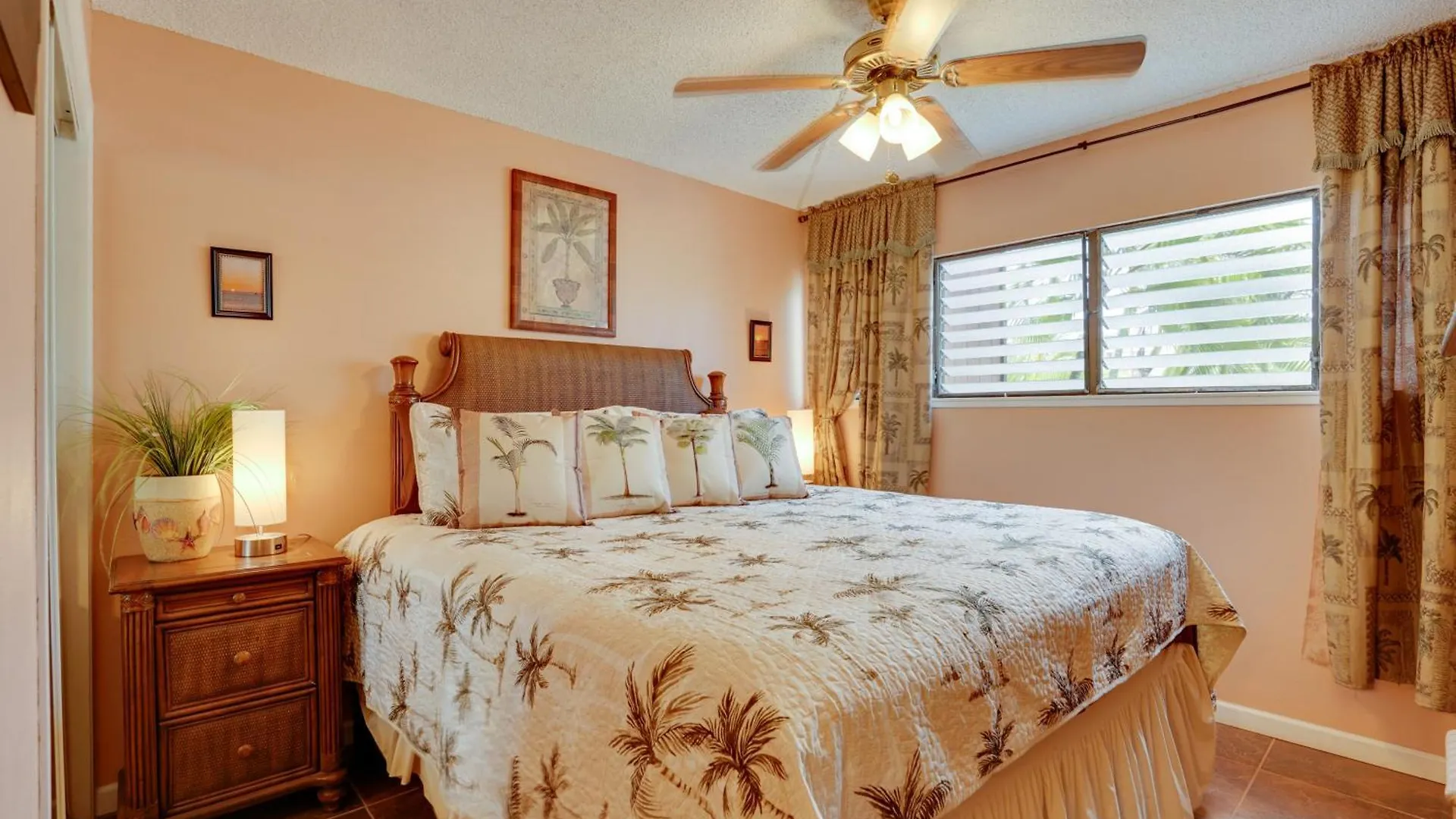 Apartment Breezy Kaunakakai Retreat With Community Pool!
