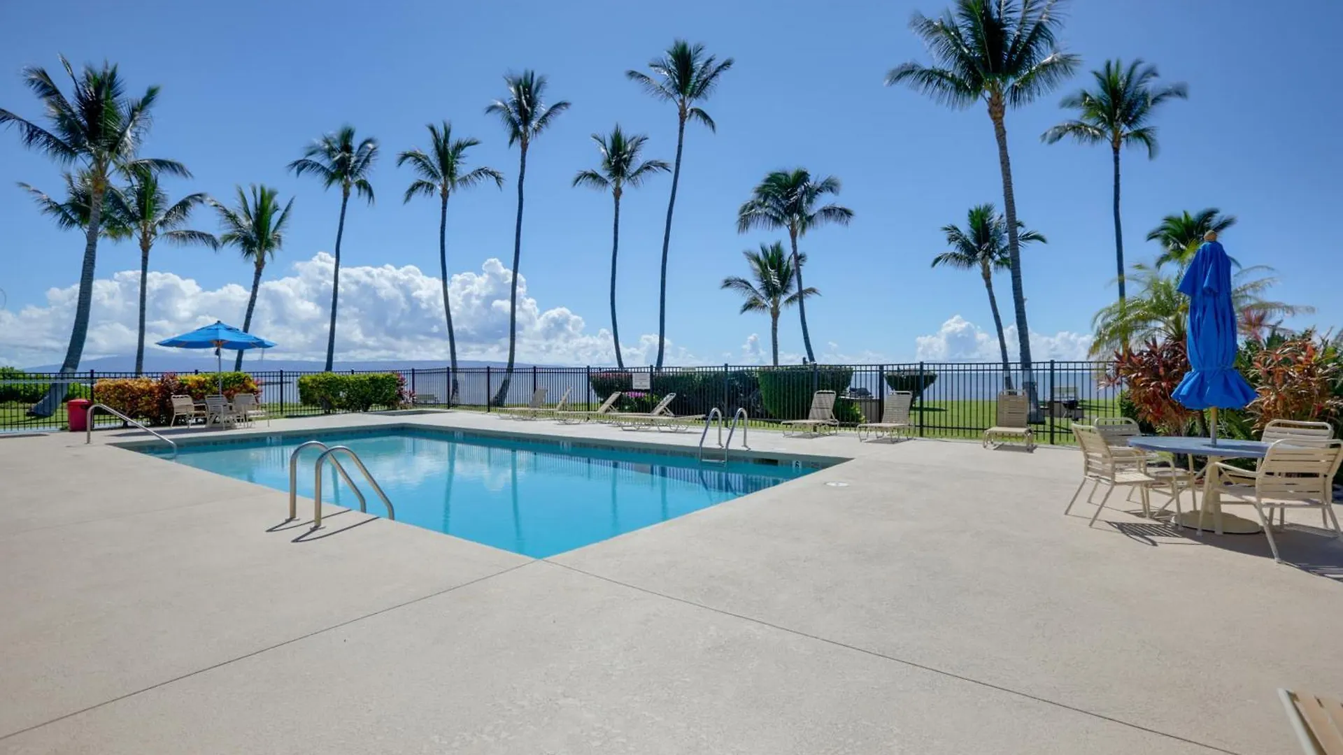 Breezy Kaunakakai Retreat With Community Pool! 0*,