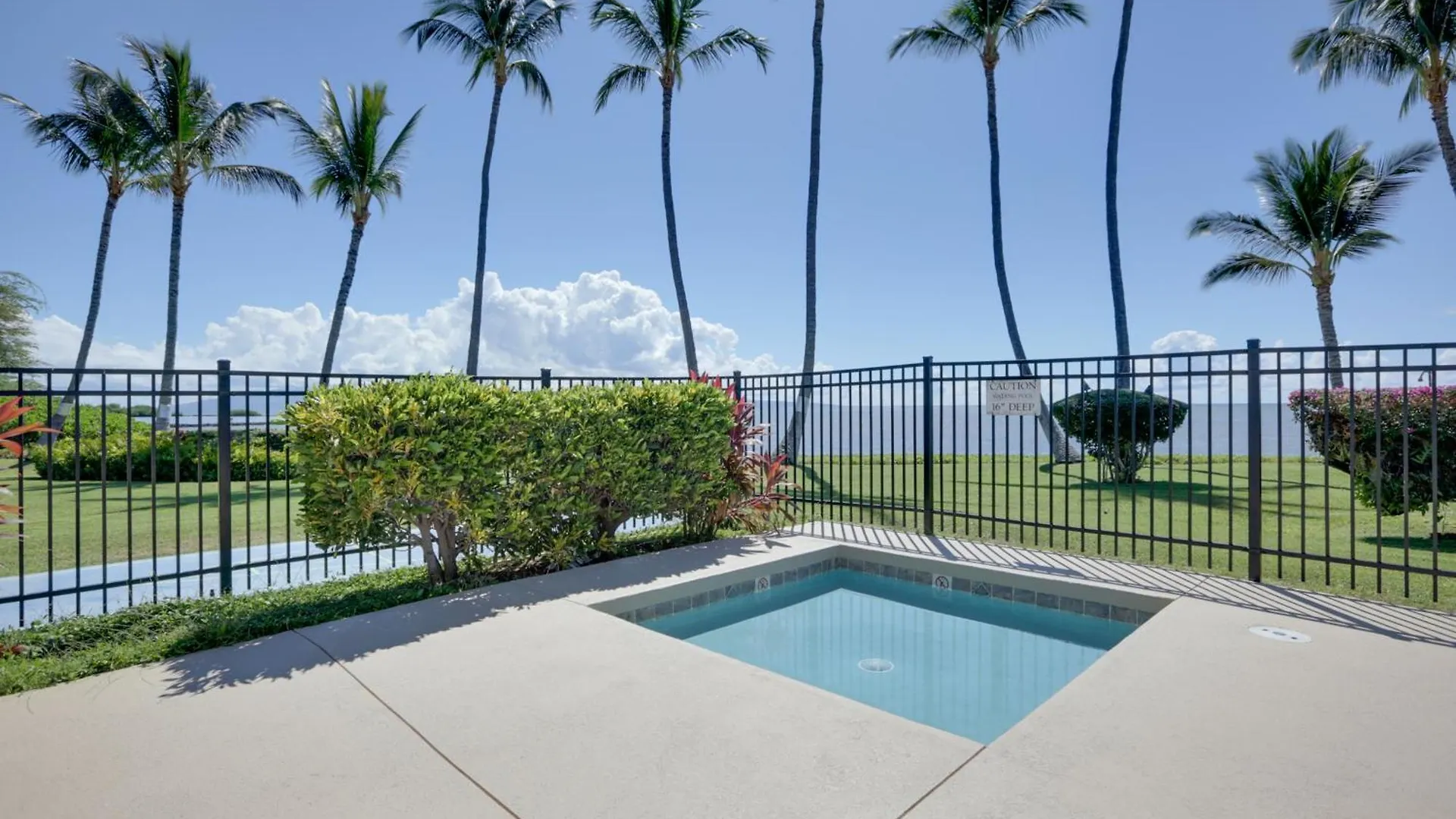 Breezy Kaunakakai Retreat With Community Pool! 0*,